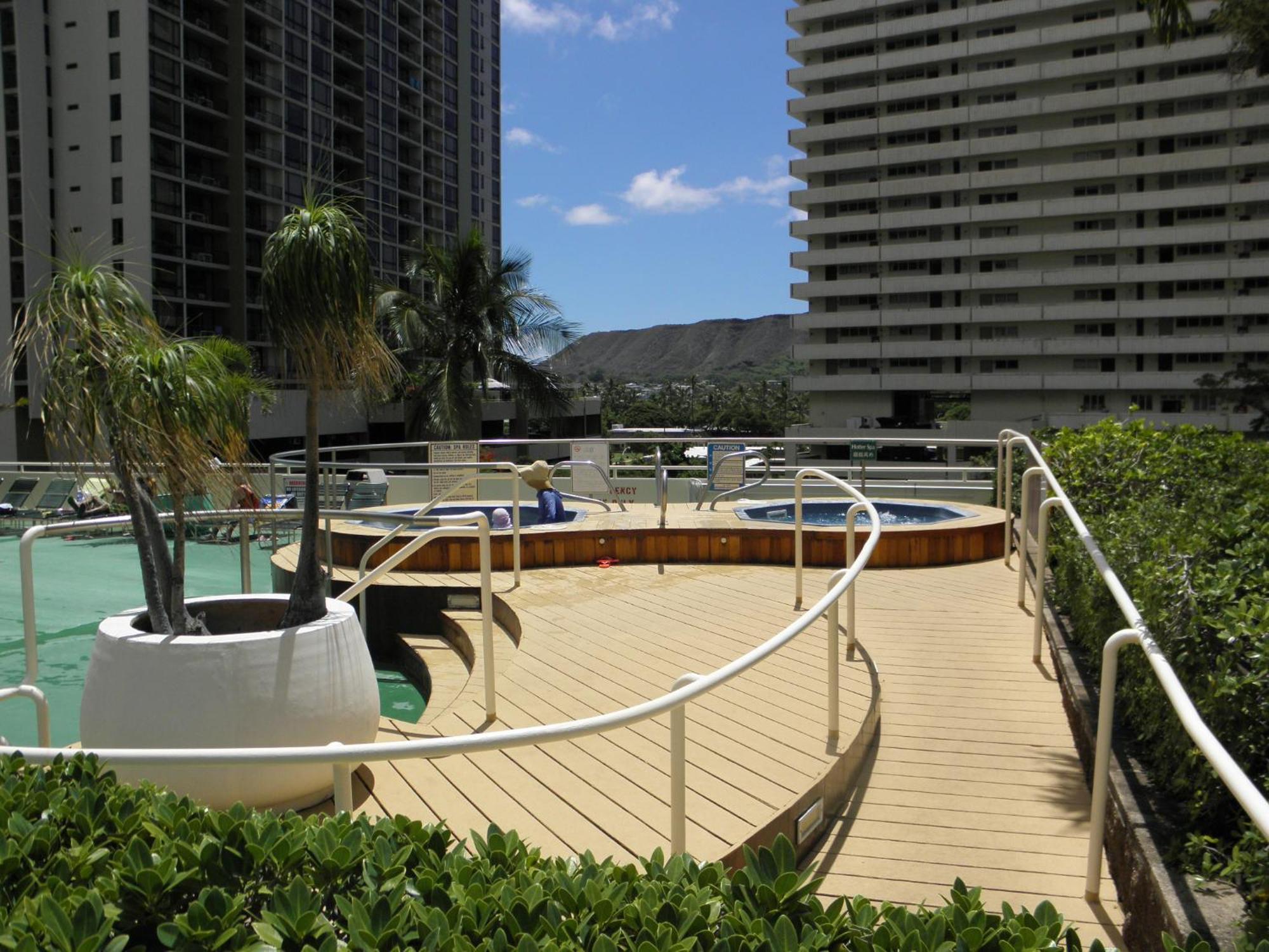 Gorgeous Condo With Ocean View, Near Beach, Free Parking Хонолулу Екстериор снимка