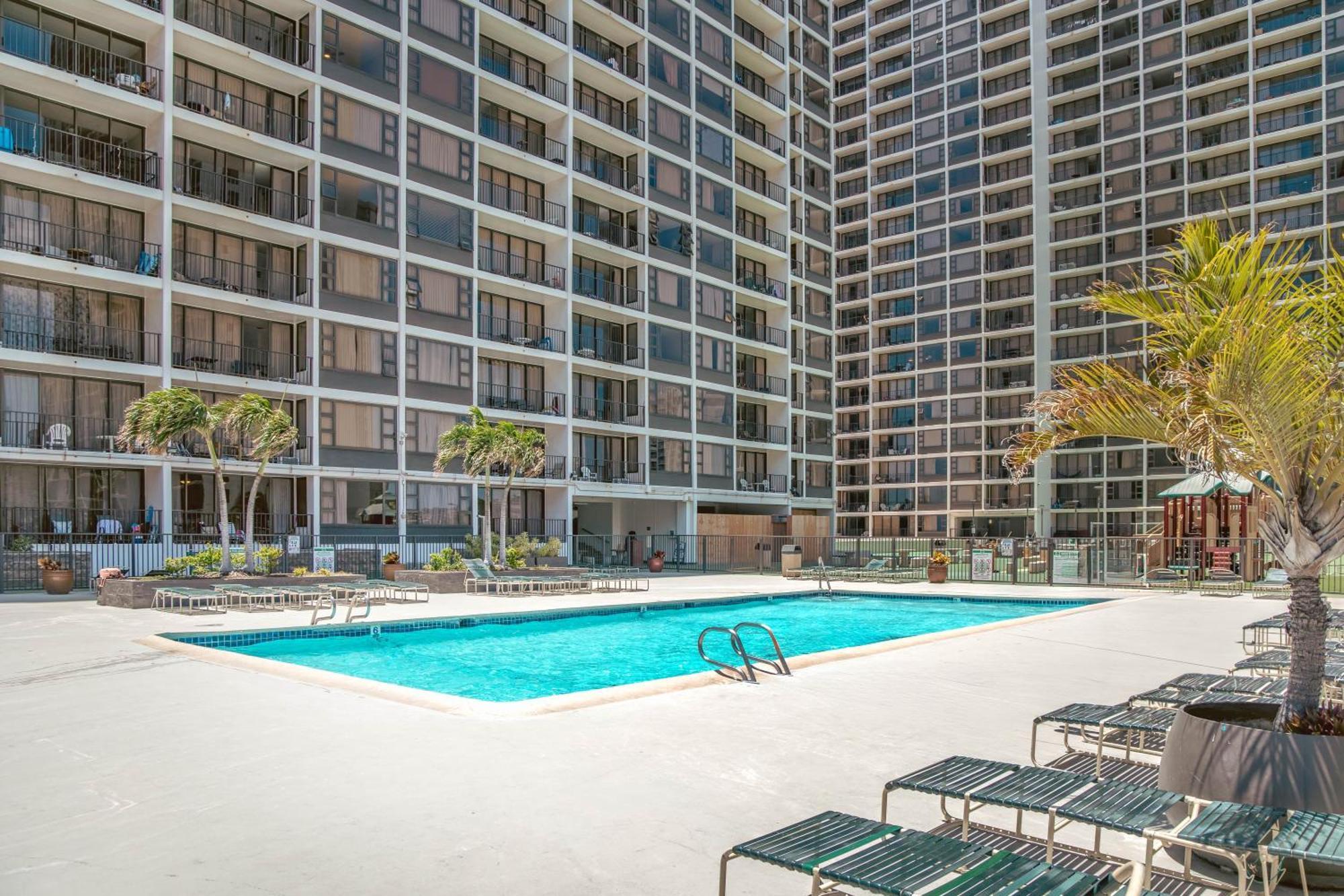 Gorgeous Condo With Ocean View, Near Beach, Free Parking Хонолулу Екстериор снимка